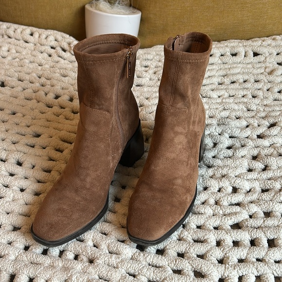 Anne Klein suede boots - Picture 6 of 13